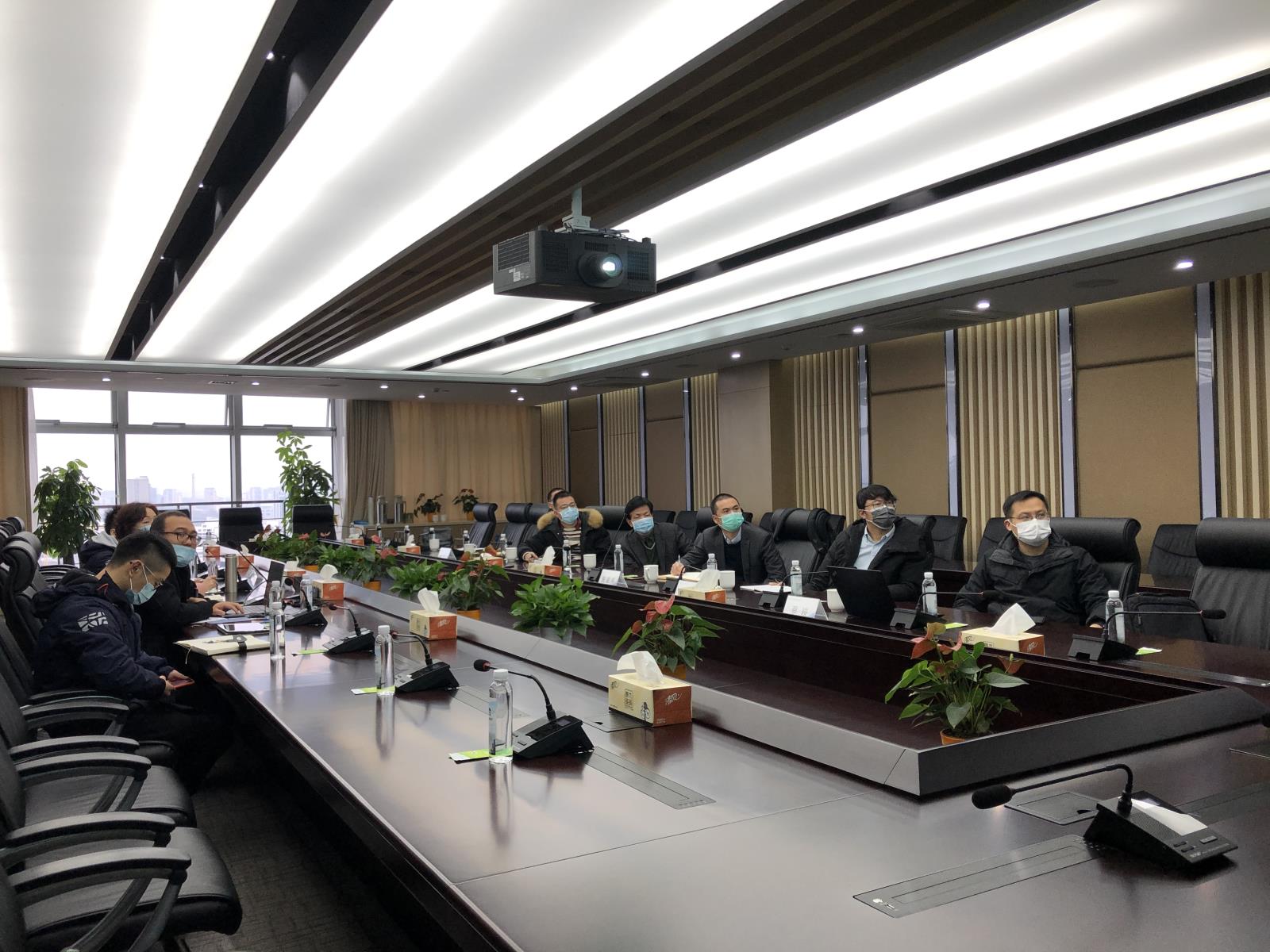 参加杭州高铁西站美食综合体规划专家讨论会