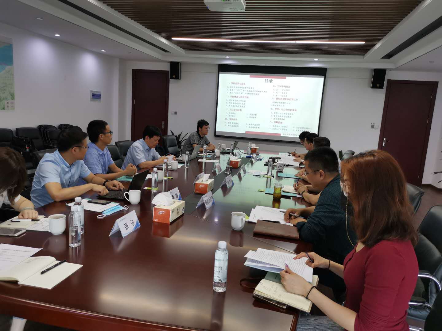 参加杭州西站枢纽站美食商业空间战略规划会议并汇报课题进展
