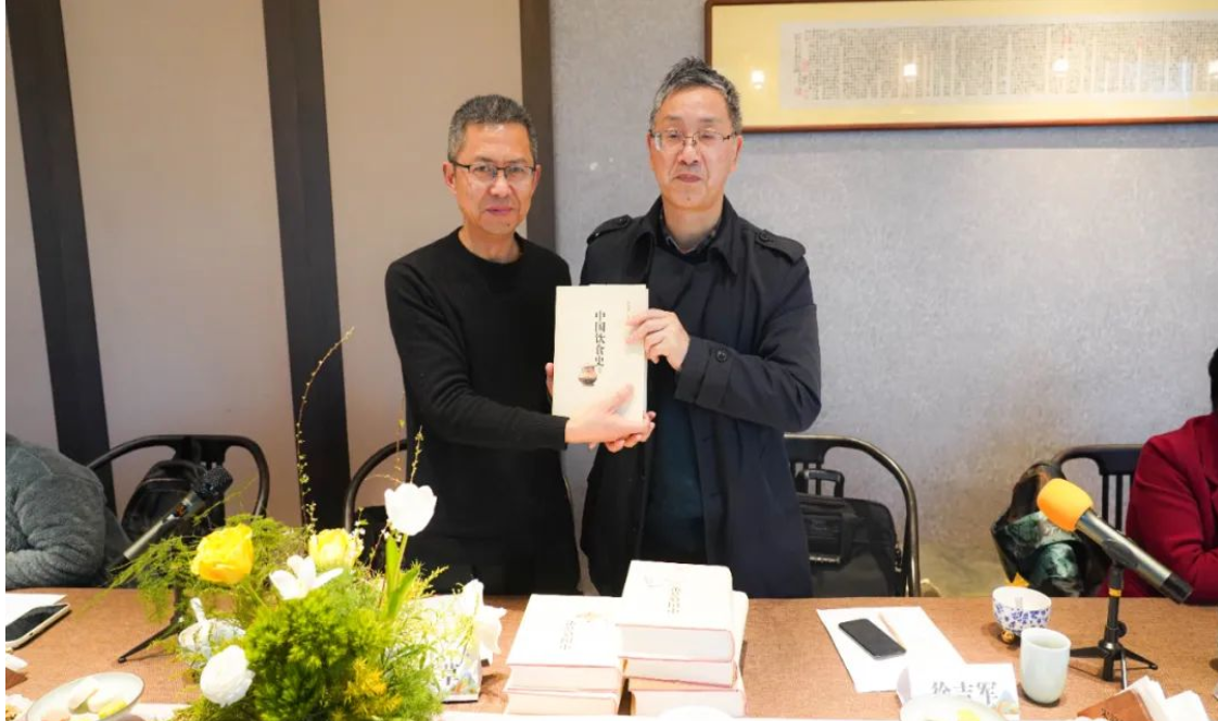 组织“舌尖上的八婺滋味”研讨会，“观复书院”揭牌