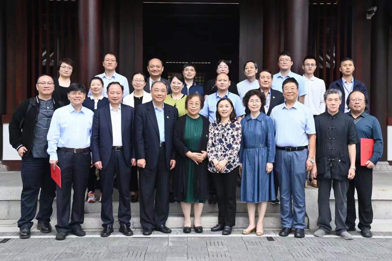 参加世餐联“中华饮食文明与中华节气菜座谈会”并做专题报告