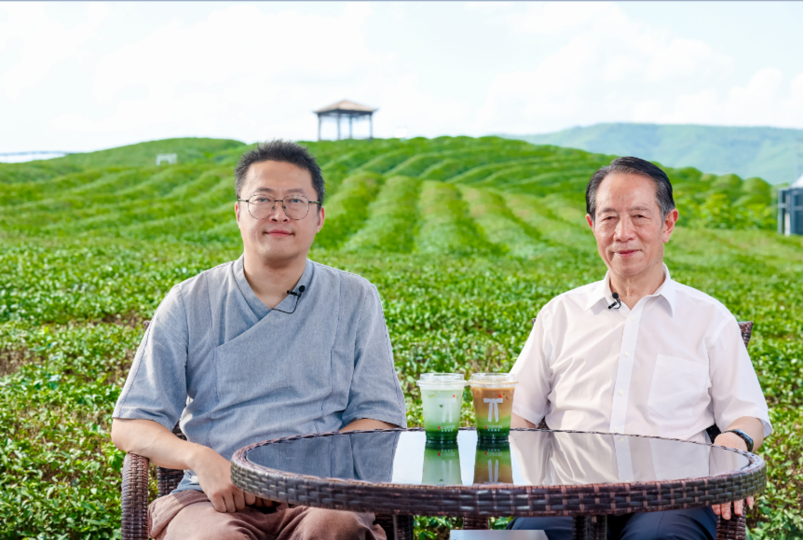 在余杭，周鸿承与陈永昊教授谈“径山茶文化与产业”